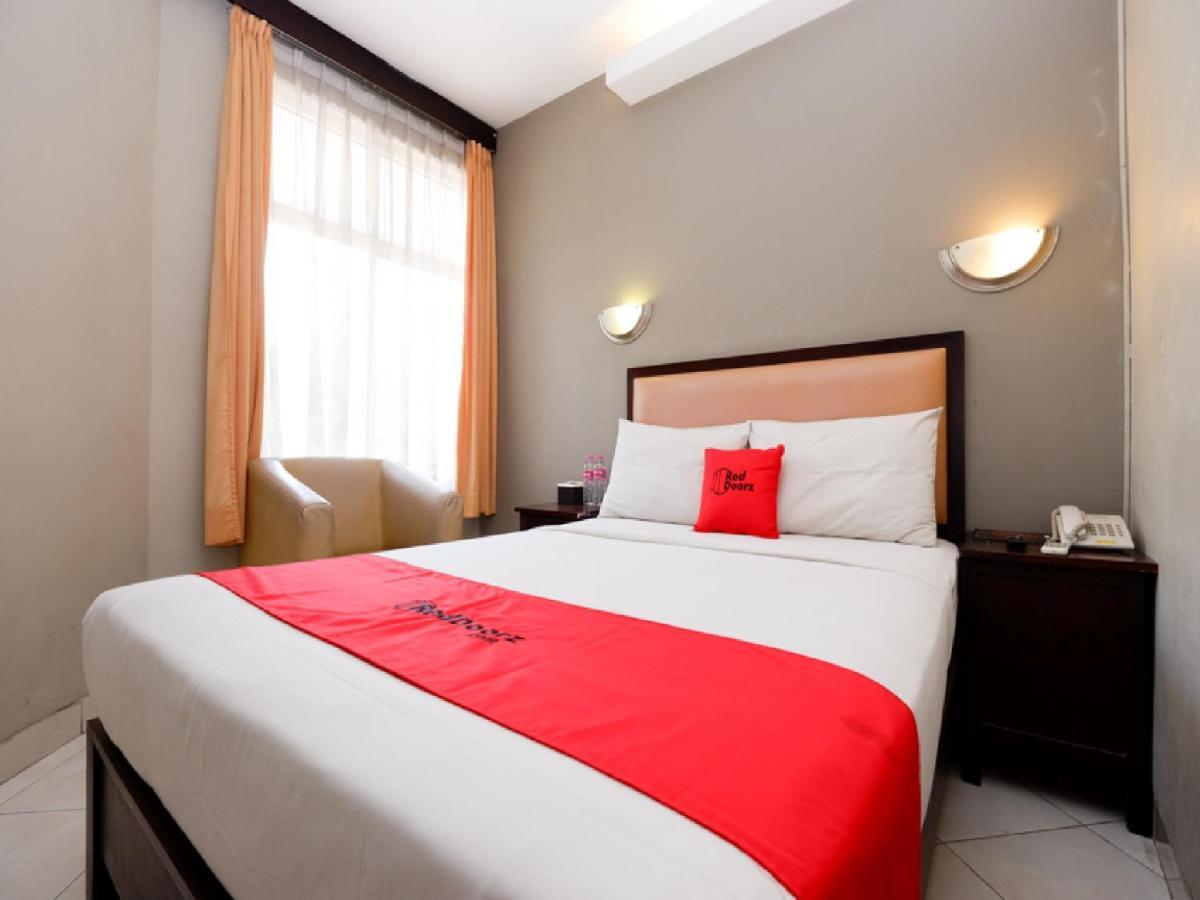 Reddoorz Plus @ Singosari Raya Semarang Esterno foto