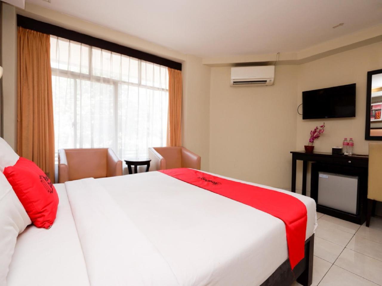 Reddoorz Plus @ Singosari Raya Semarang Esterno foto