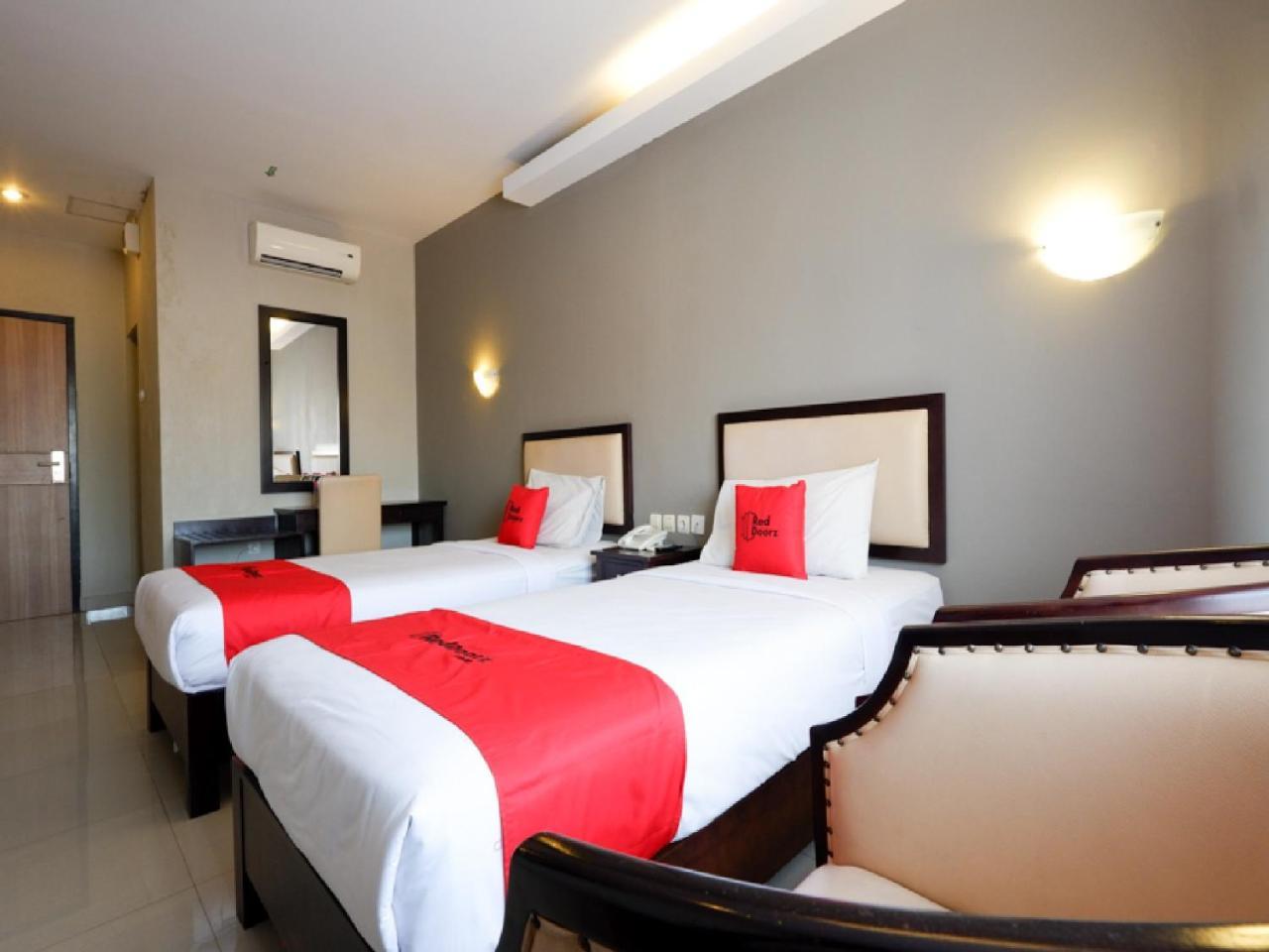 Reddoorz Plus @ Singosari Raya Semarang Esterno foto