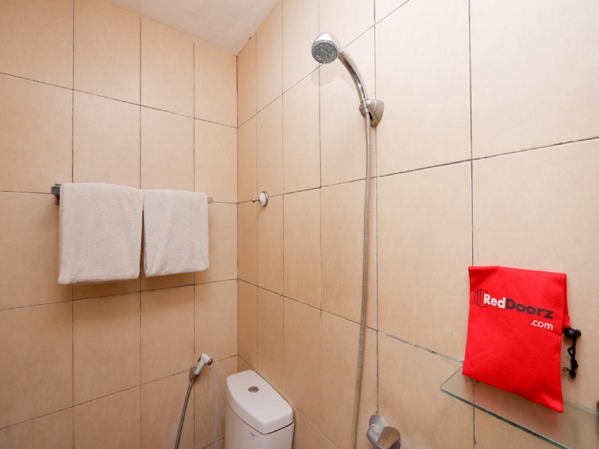 Reddoorz Plus @ Singosari Raya Semarang Esterno foto
