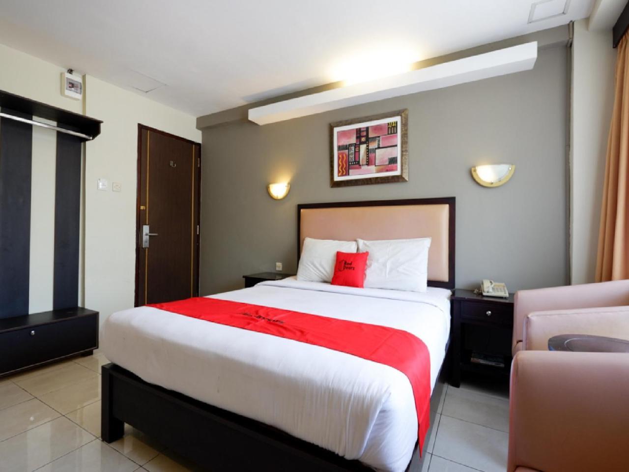 Reddoorz Plus @ Singosari Raya Semarang Esterno foto
