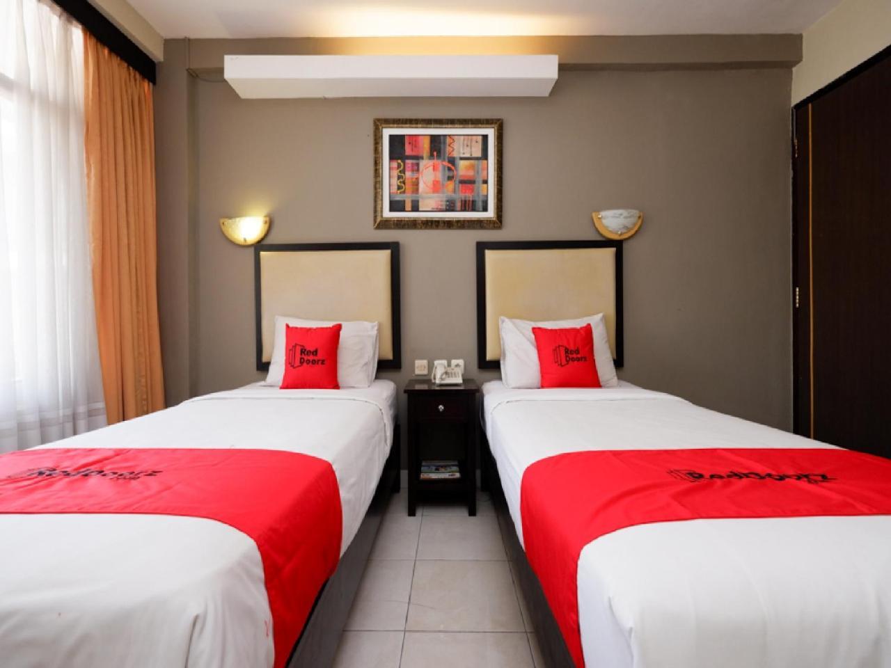 Reddoorz Plus @ Singosari Raya Semarang Esterno foto