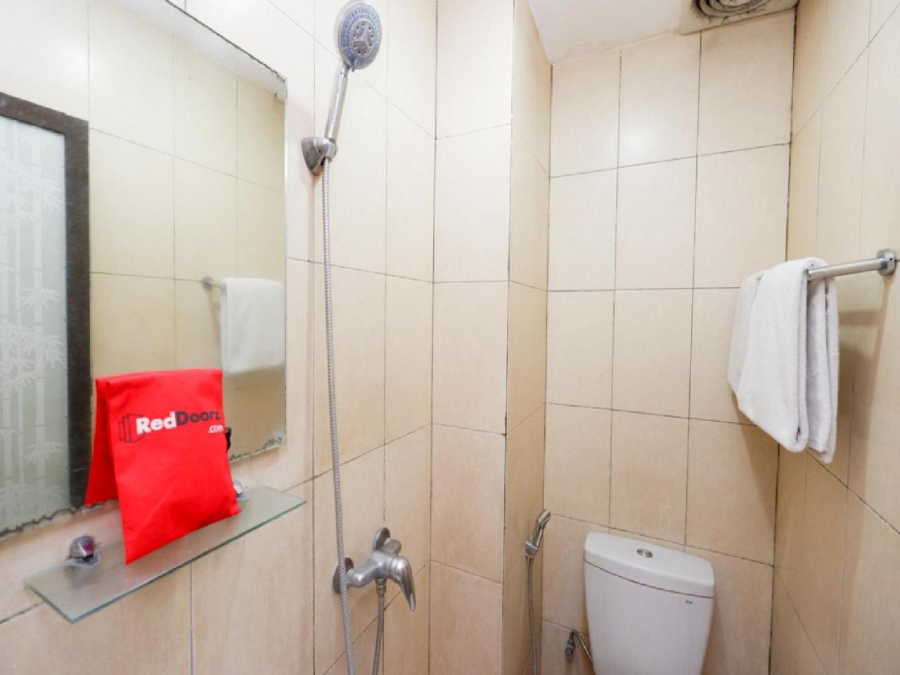 Reddoorz Plus @ Singosari Raya Semarang Esterno foto
