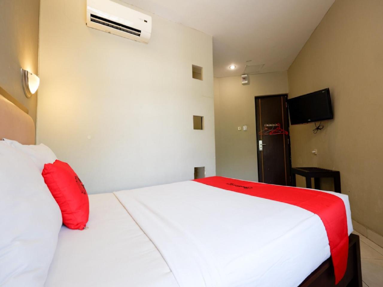 Reddoorz Plus @ Singosari Raya Semarang Esterno foto