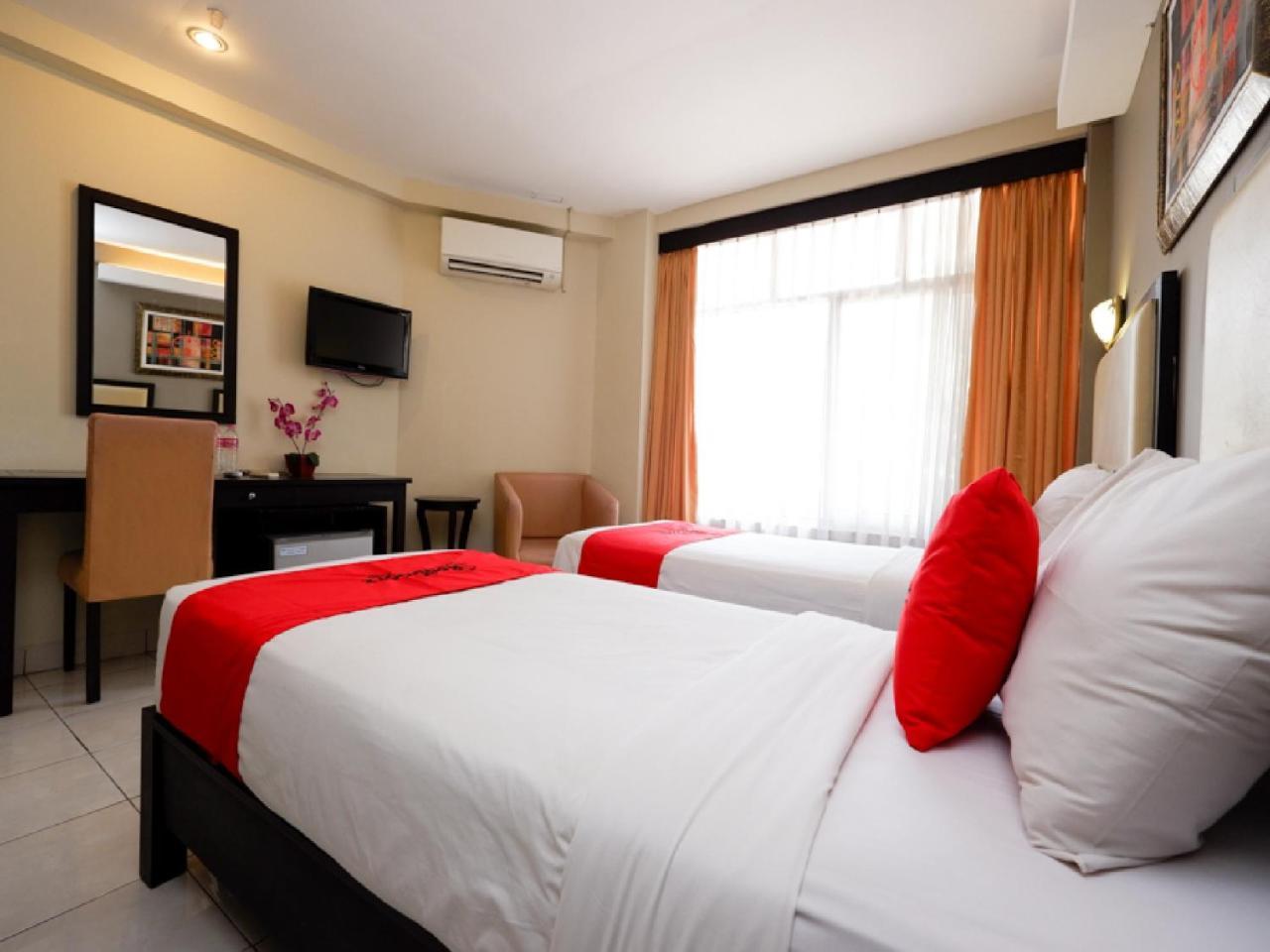 Reddoorz Plus @ Singosari Raya Semarang Esterno foto