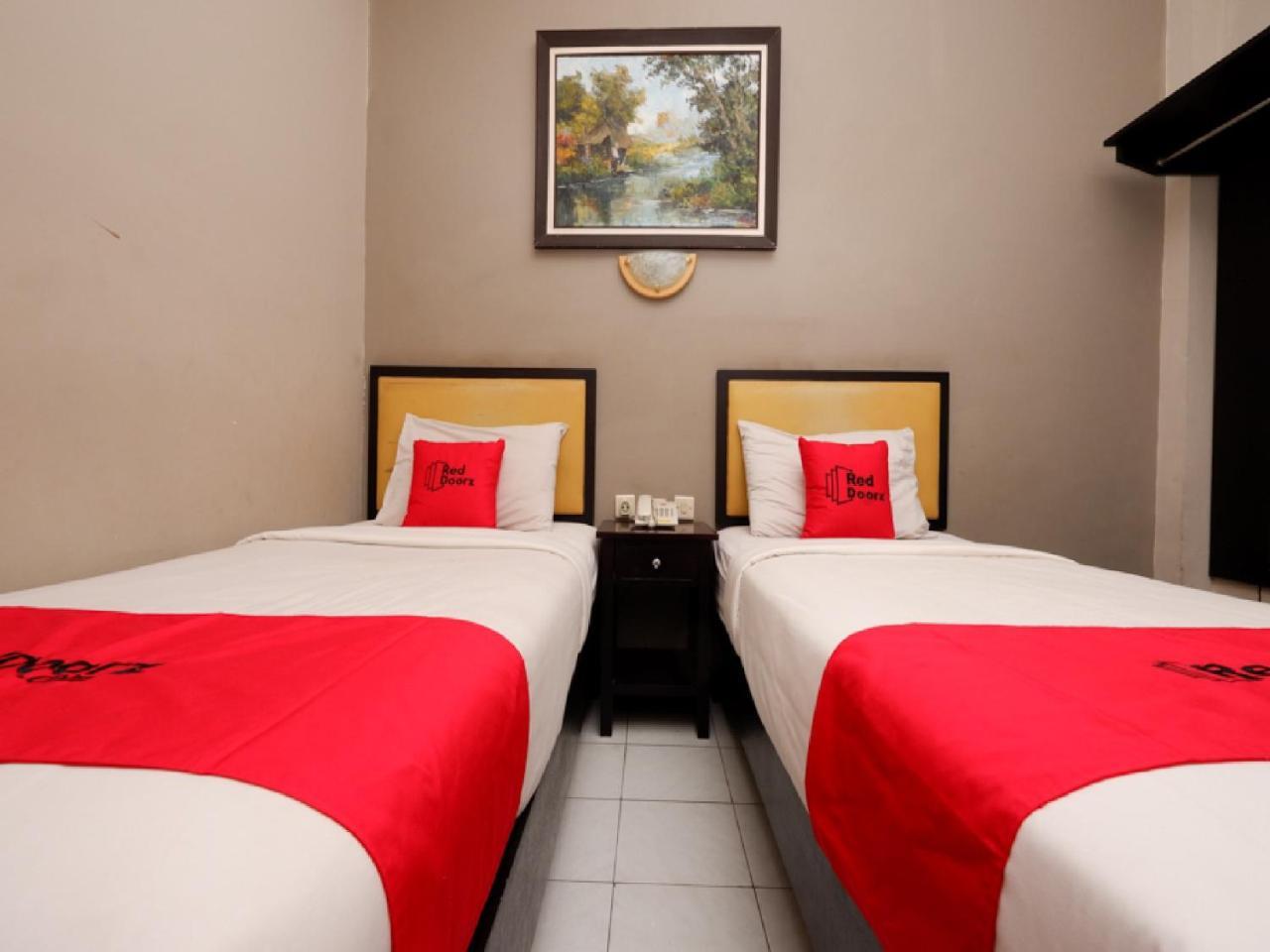 Reddoorz Plus @ Singosari Raya Semarang Esterno foto